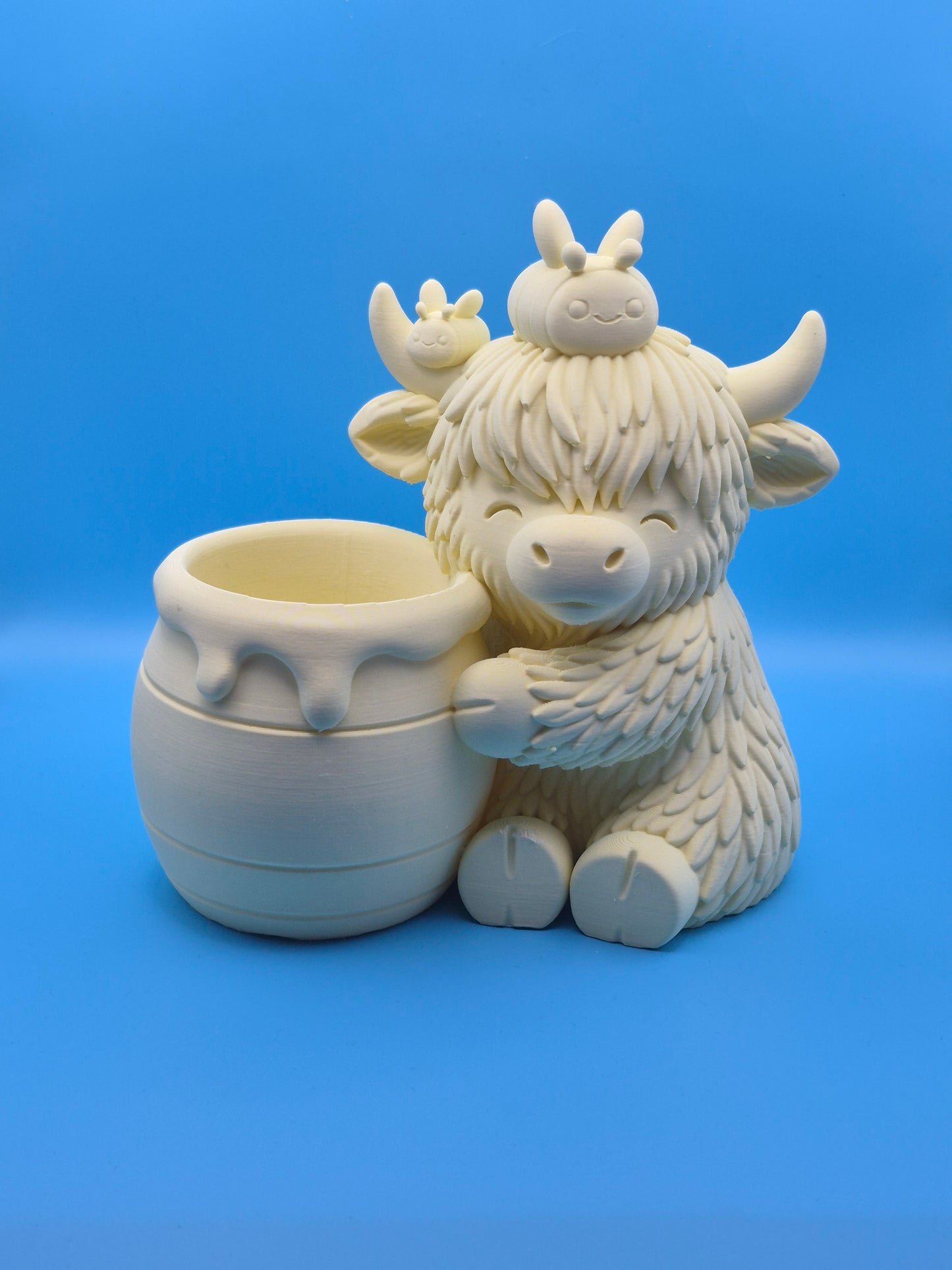 Highland Cow with Honey Pot